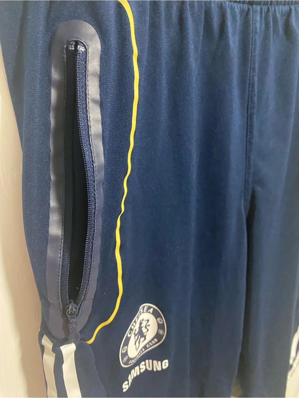 Vintage adidas Chelsea FC Navy Mens 3/4 Soccer pants with Gold Trim